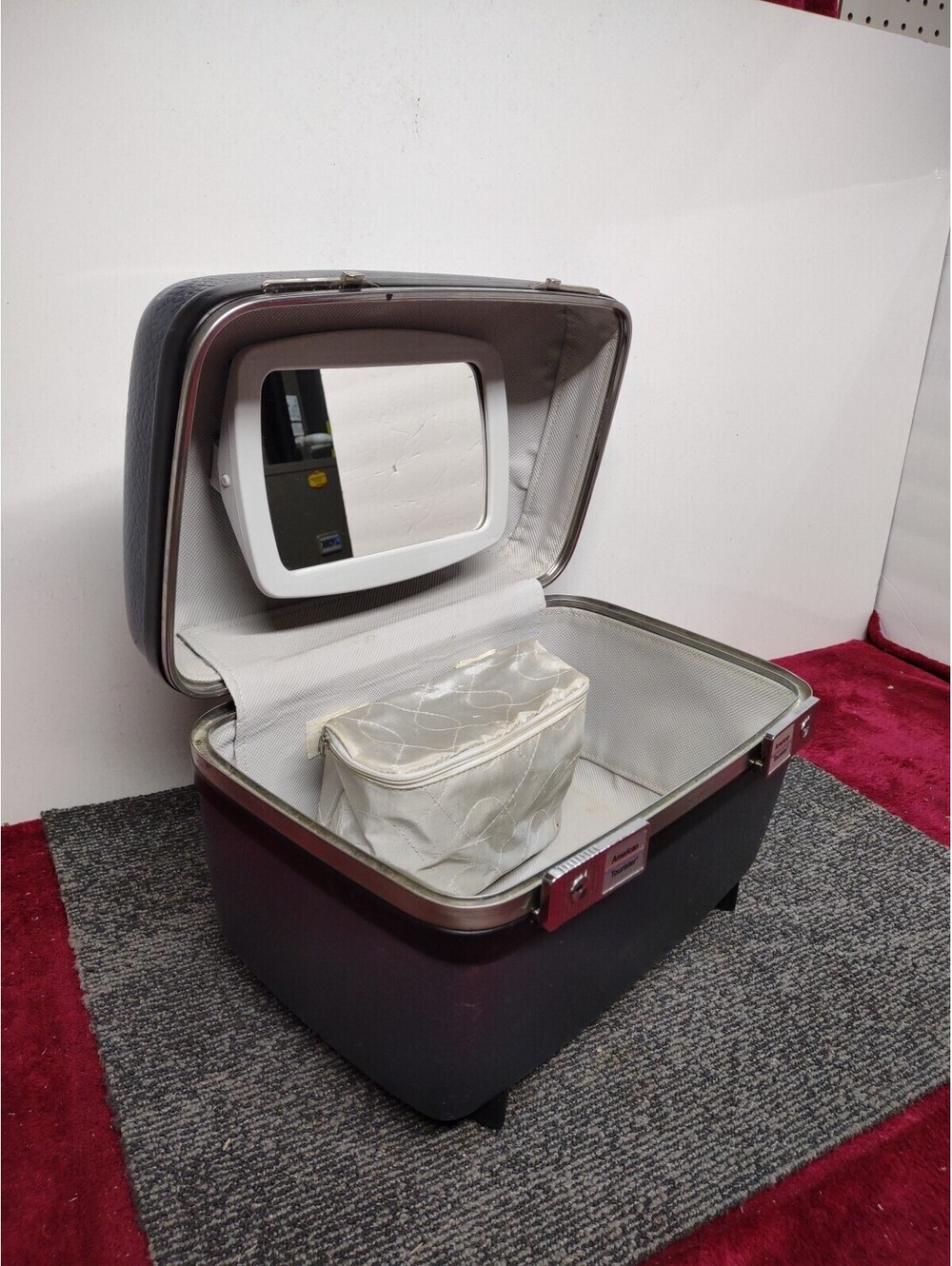 Vintage Samsonite American Tourister Make Up Case  Mirror & Makeup Case